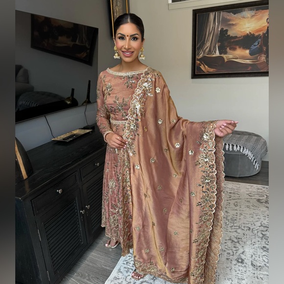 Punjabi Suit - Raji Khaira Official - Picture 2 of 3